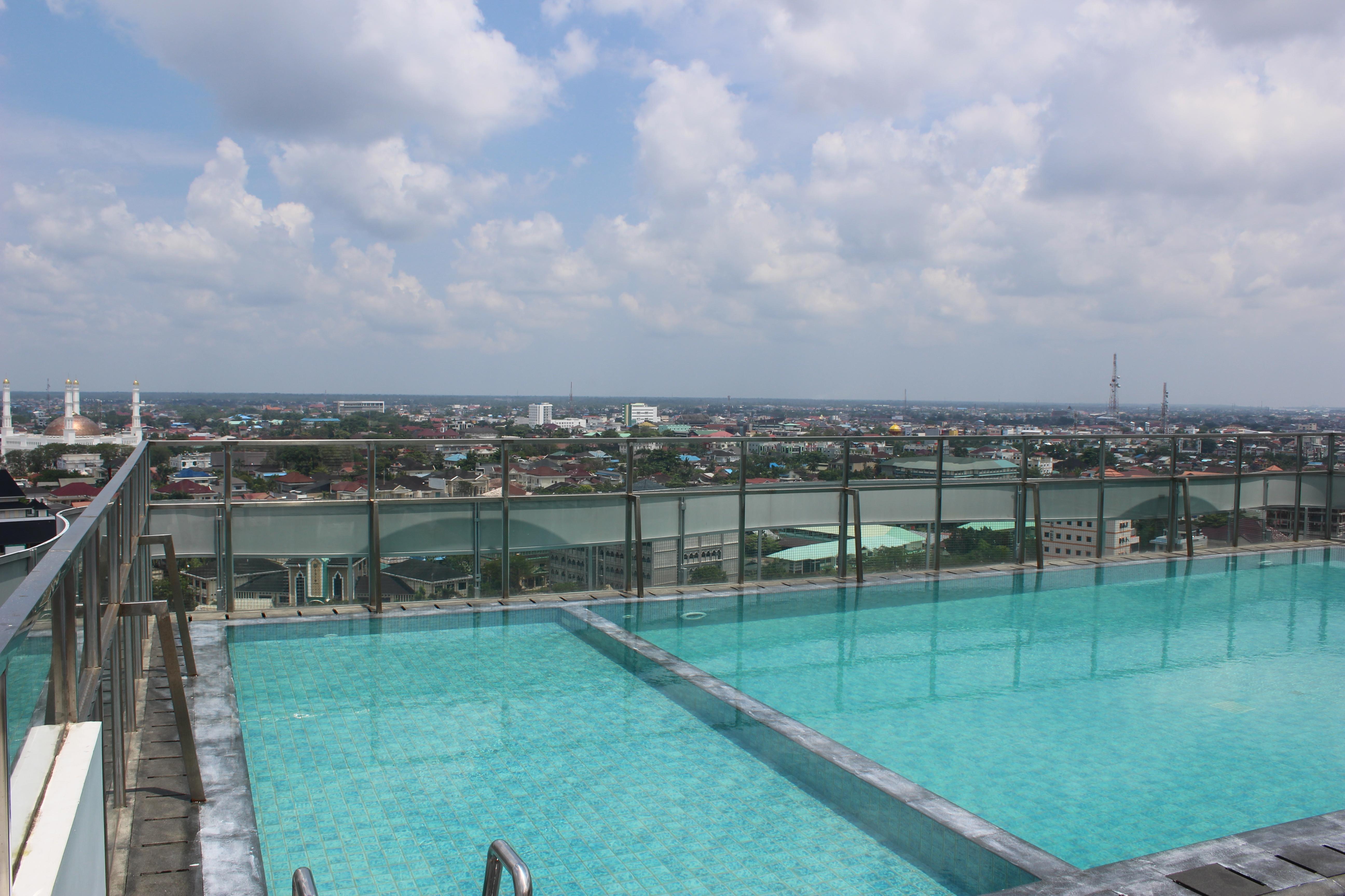 Harris Hotel Pontianak Exterior foto