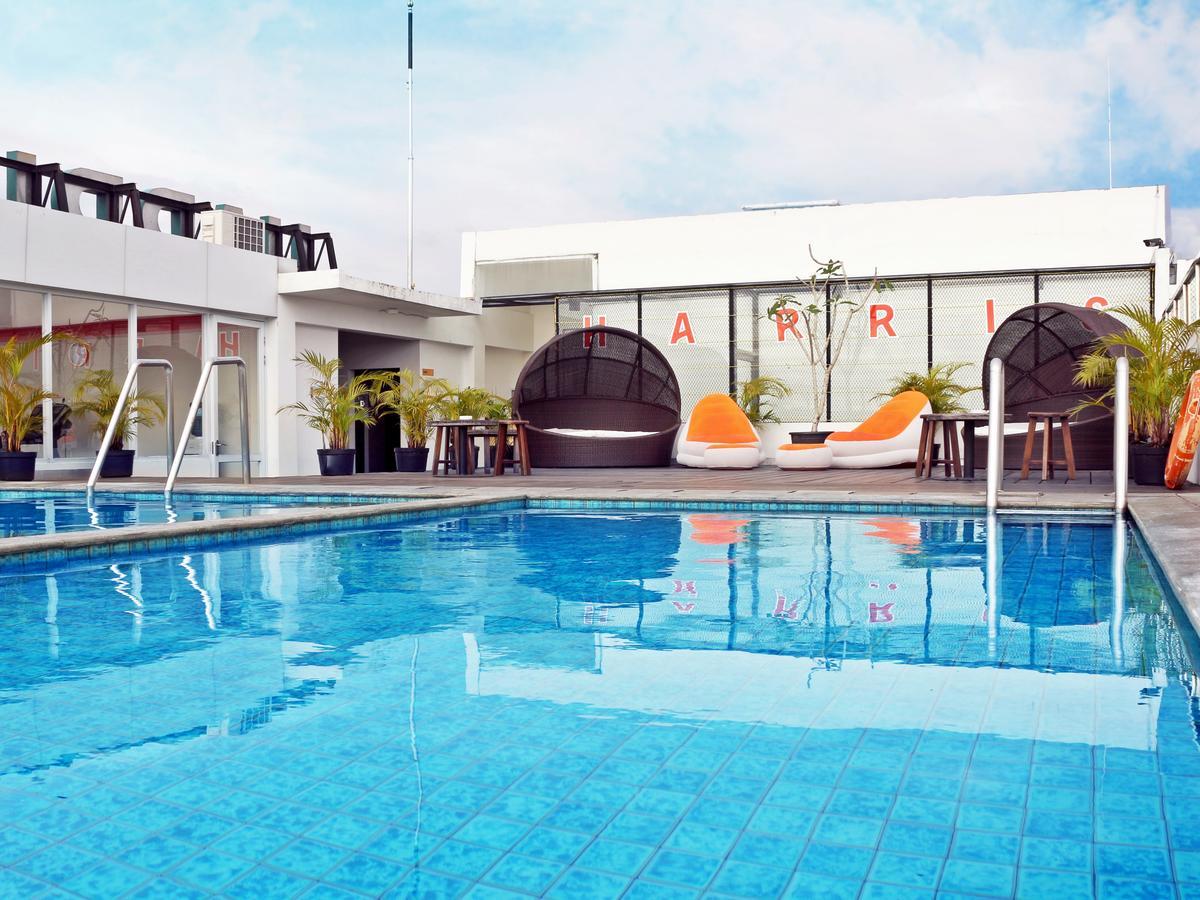 Harris Hotel Pontianak Exterior foto